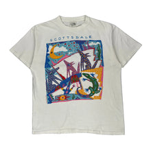  Single Stitch Scottsdale Village Mews Graphic T-Shirt - XL White Cotton