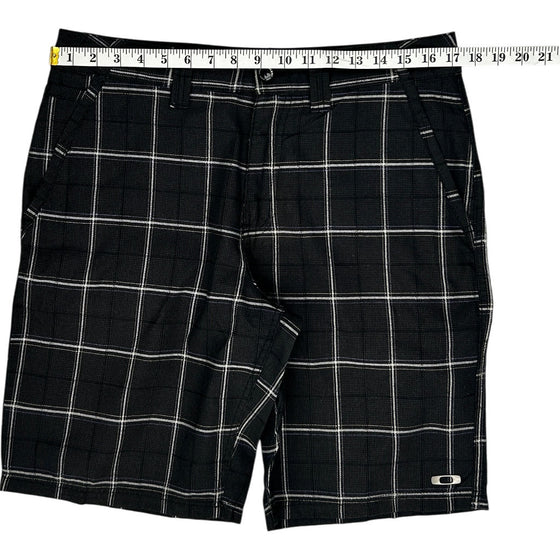 Oakley Check Shorts - 32W 10L - Black