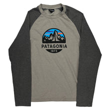  Outdoor Patagonia Graphic Long Sleeve T-Shirt - Small Grey Cotton Blend