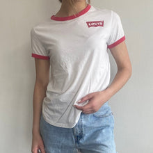  Vintage white Levis T-Shirt - womens small