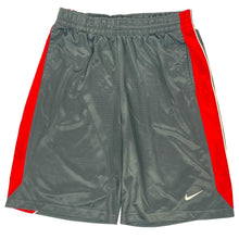  Nike Sports Shorts - Medium - Grey Polyester