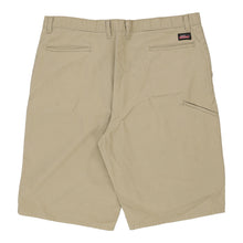  Vintage beige Dickies Shorts - mens 41" waist