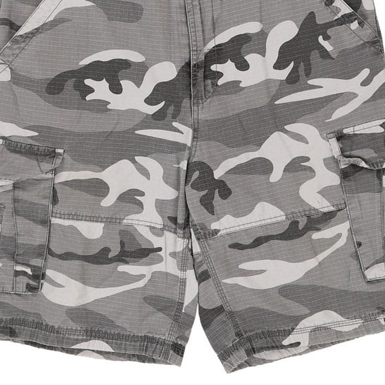 Vintage camo Champs Sports Gear Cargo Shorts - mens 37" waist